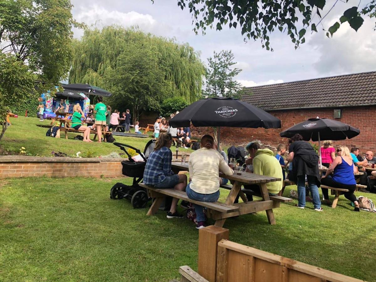 The Old Ship Inn Lowdham エクステリア 写真